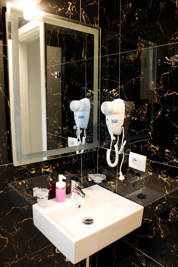 Elite Hotel ซารานเดอ ภายนอก รูปภาพ